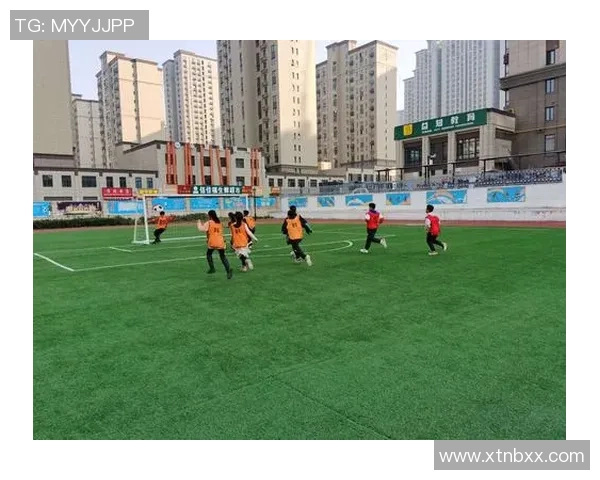 幼儿足球队快乐训练瞬间展现小小运动员的激情与团队精神